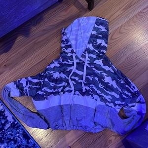 Army Pattern Cropped Hoodie